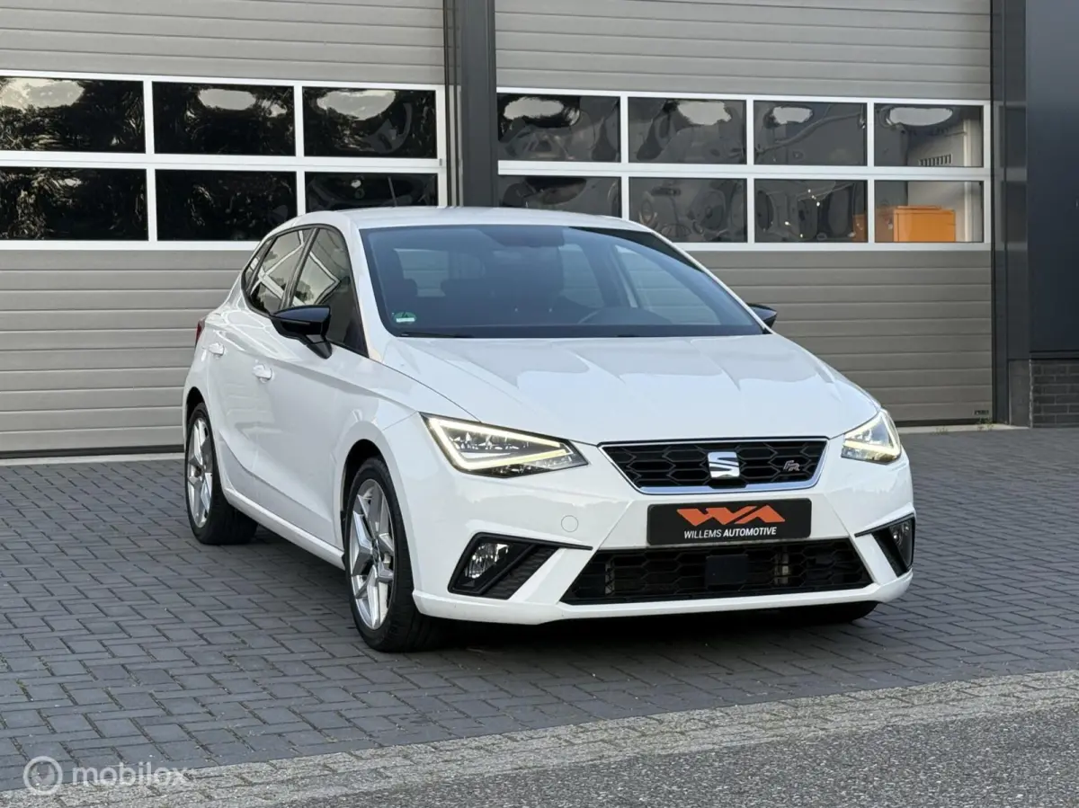 1.0 TSI FR 17'Inch|LED|Cruise|Stoelverwarming