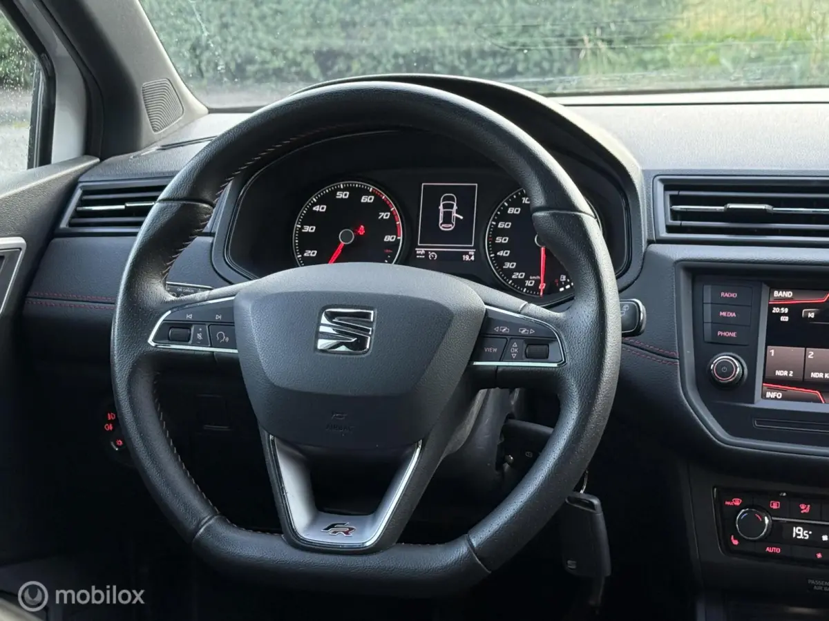 1.0 TSI FR 17'Inch|LED|Cruise|Stoelverwarming