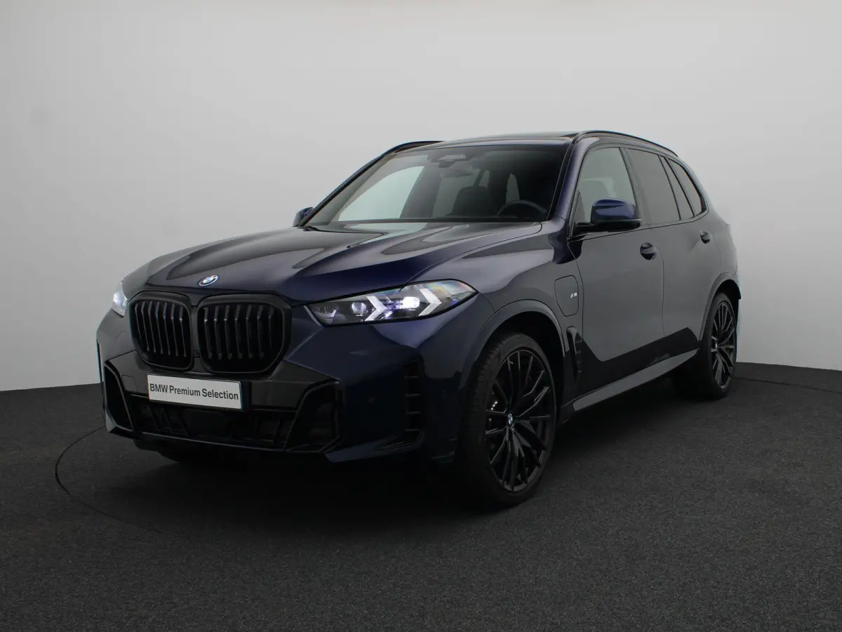 xDrive50e M Sportpakket Pro | Travel Pack | Innovation Pack | Comfort Plus Pack | Exclusive Pack | Integral Active Steering | Soft Close | Trekhaak | Panoramadak | M Multifunctionele voorsto