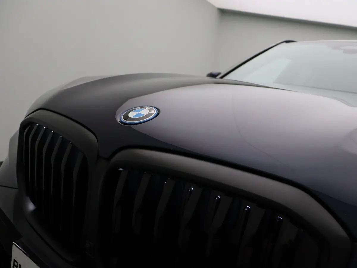 xDrive50e M Sportpakket Pro | Travel Pack | Innovation Pack | Comfort Plus Pack | Exclusive Pack | Integral Active Steering | Soft Close | Trekhaak | Panoramadak | M Multifunctionele voorsto