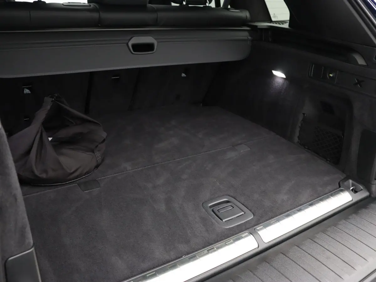 xDrive50e M Sportpakket Pro | Travel Pack | Innovation Pack | Comfort Plus Pack | Exclusive Pack | Integral Active Steering | Soft Close | Trekhaak | Panoramadak | M Multifunctionele voorsto