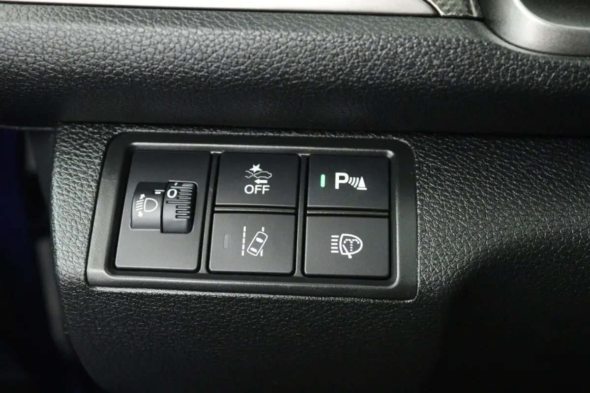 1.0 i-VTEC Elegance (TREKHAAK, DIGITALE COCKPIT, CAMERA, STOELVERWARMING, CRUISE ADAPTIEF,