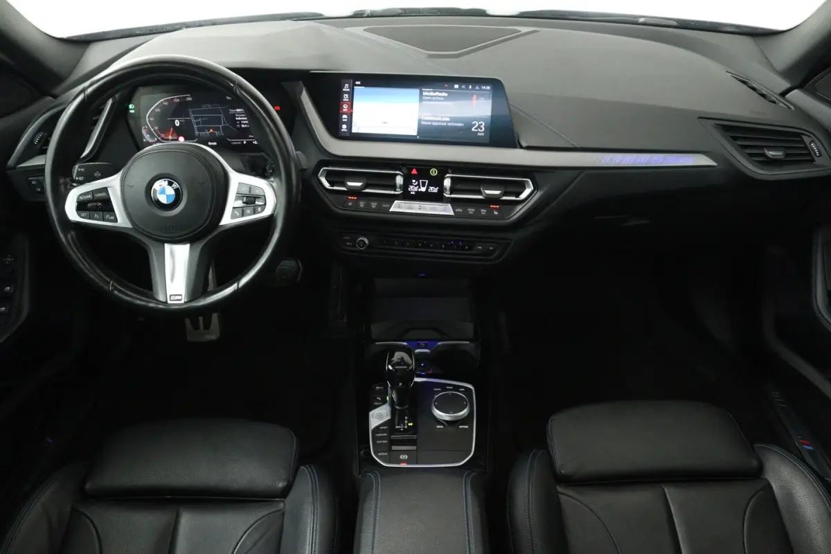 218i Business Edition Plus (PANORAMADAK, CAMERA, SFEERVERLICHTING, STOELVERWARMING, PARKEE