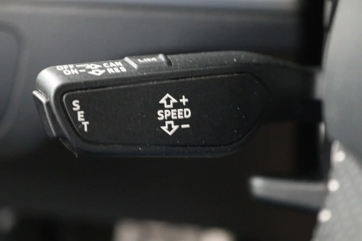 2.0 TFSI quattro Launch Edition (DIGITALE COCKPIT, GROOT-SCHERM, 1e EIGENAAR, CLIMA, DEALE