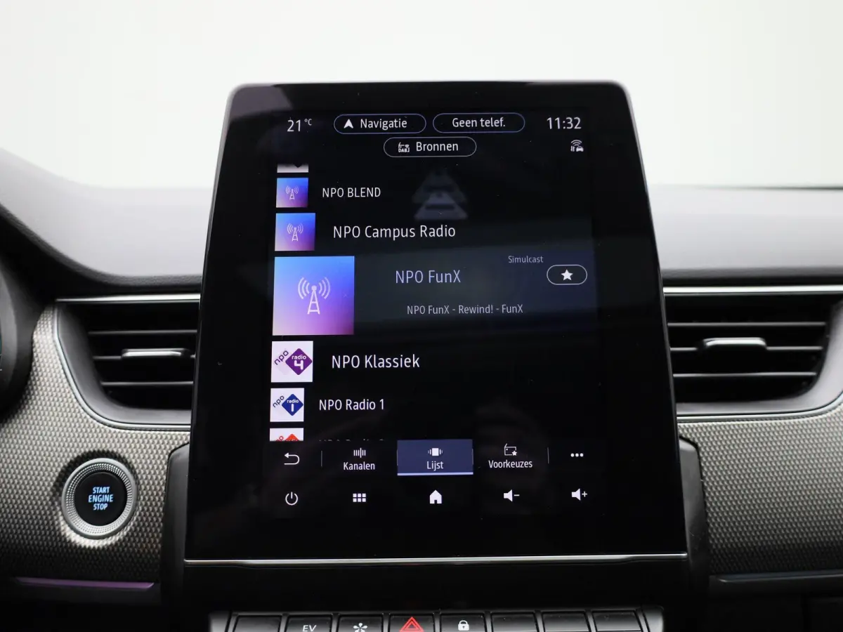 E-TECH Hybrid Techno | Automaat | Apple Carplay / Android Auto | Panoramadak | Achteruitrijcamera | Parkeersensoren |