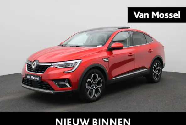 E-TECH Hybrid Techno | Automaat | Apple Carplay / Android Auto | Panoramadak | Achteruitrijcamera | Parkeersensoren |