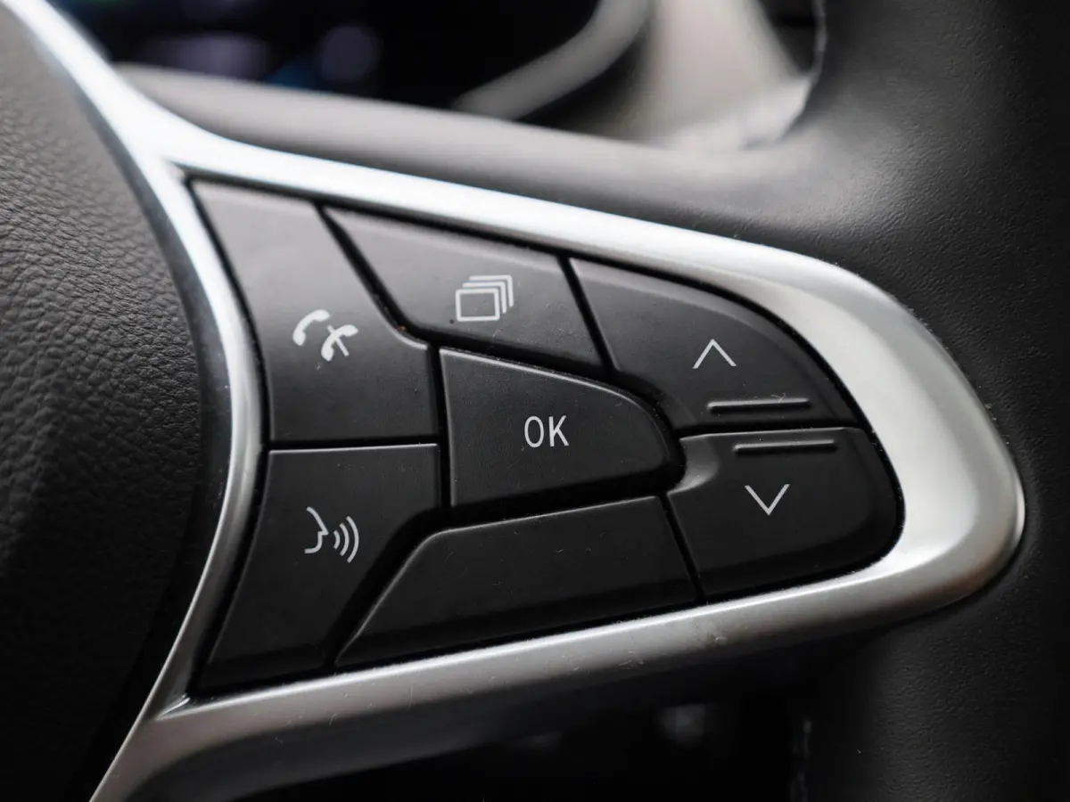 E-TECH Hybrid Techno | Automaat | Apple Carplay / Android Auto | Panoramadak | Achteruitrijcamera | Parkeersensoren |