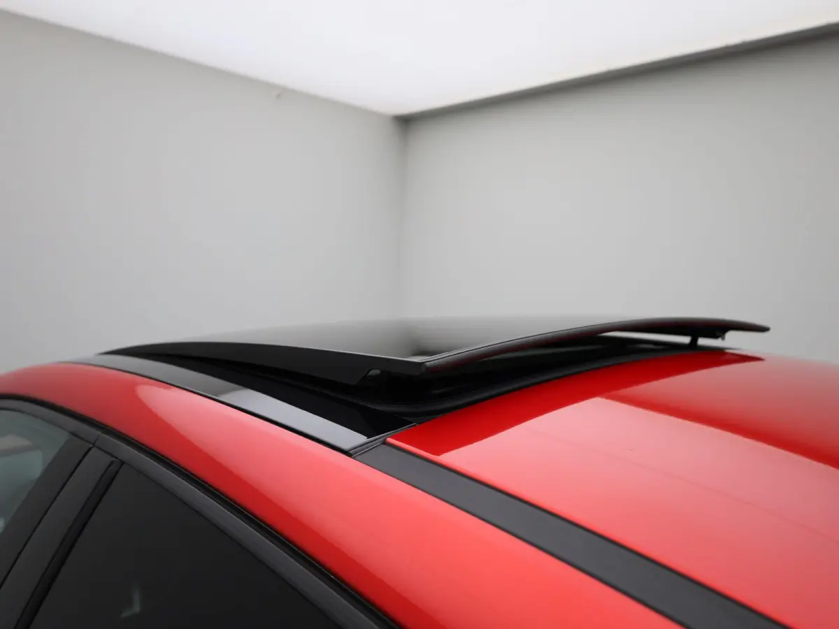 E-TECH Hybrid Techno | Automaat | Apple Carplay / Android Auto | Panoramadak | Achteruitrijcamera | Parkeersensoren |