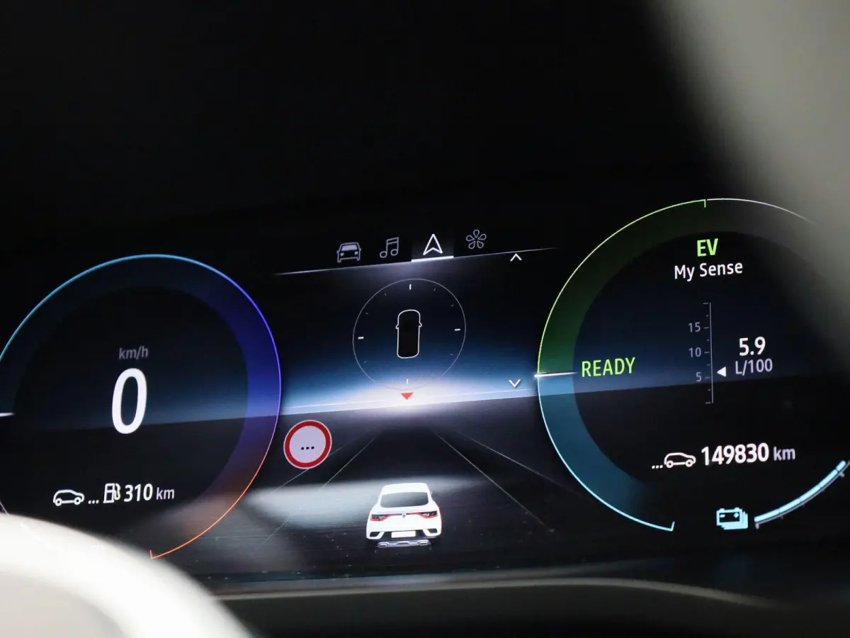 E-TECH Hybrid Techno | Automaat | Apple Carplay / Android Auto | Panoramadak | Achteruitrijcamera | Parkeersensoren |