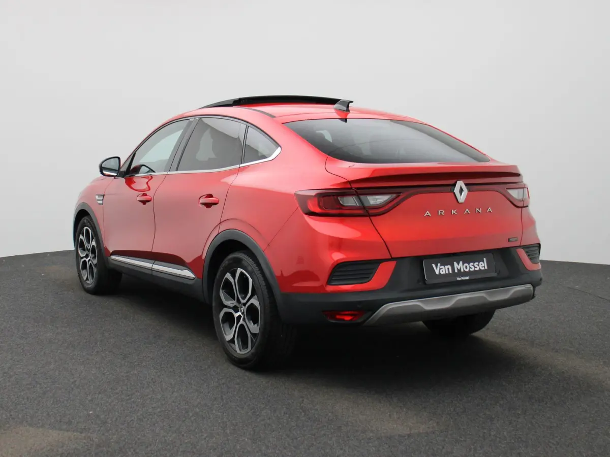 E-TECH Hybrid Techno | Automaat | Apple Carplay / Android Auto | Panoramadak | Achteruitrijcamera | Parkeersensoren |