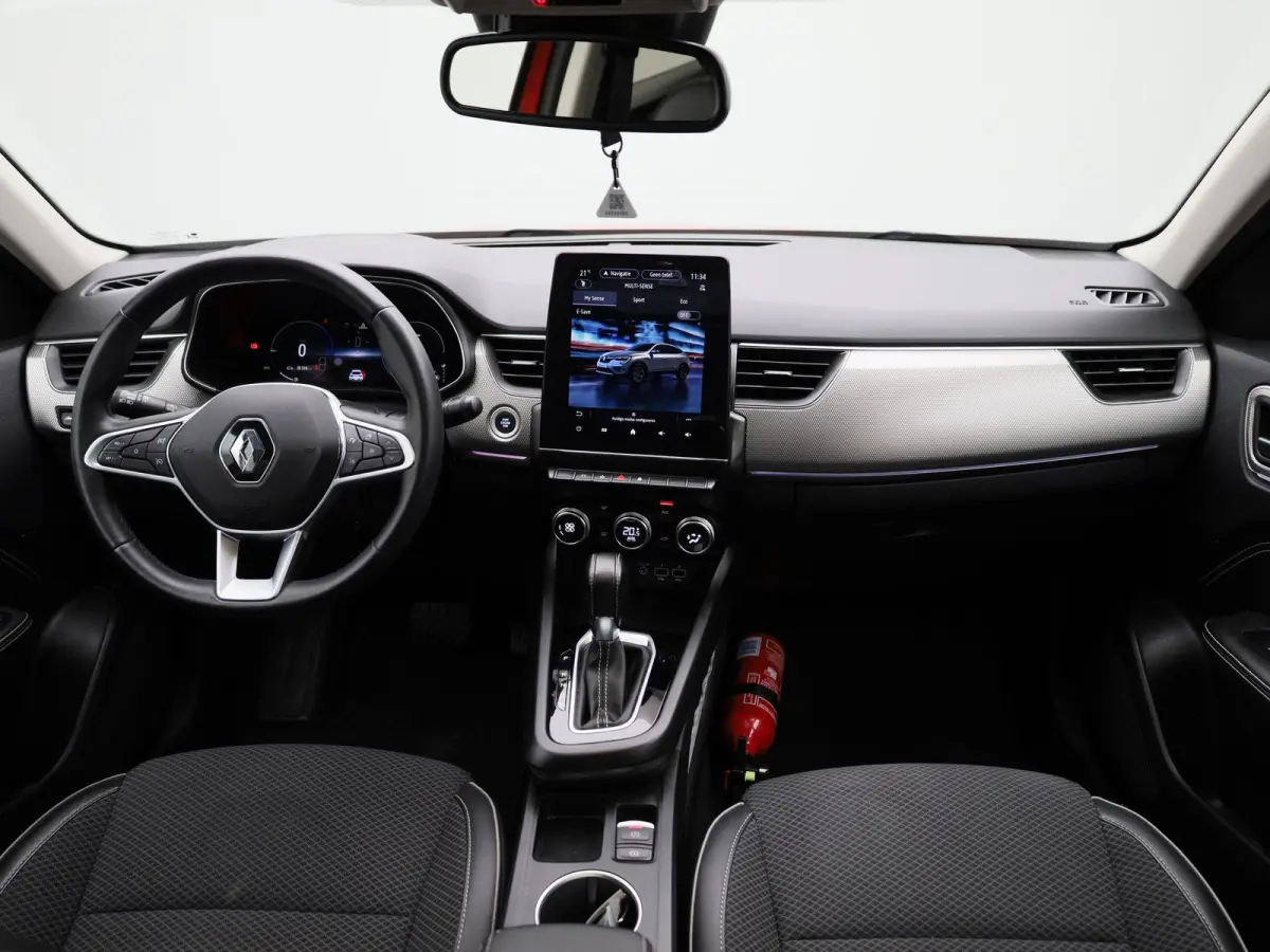 E-TECH Hybrid Techno | Automaat | Apple Carplay / Android Auto | Panoramadak | Achteruitrijcamera | Parkeersensoren |