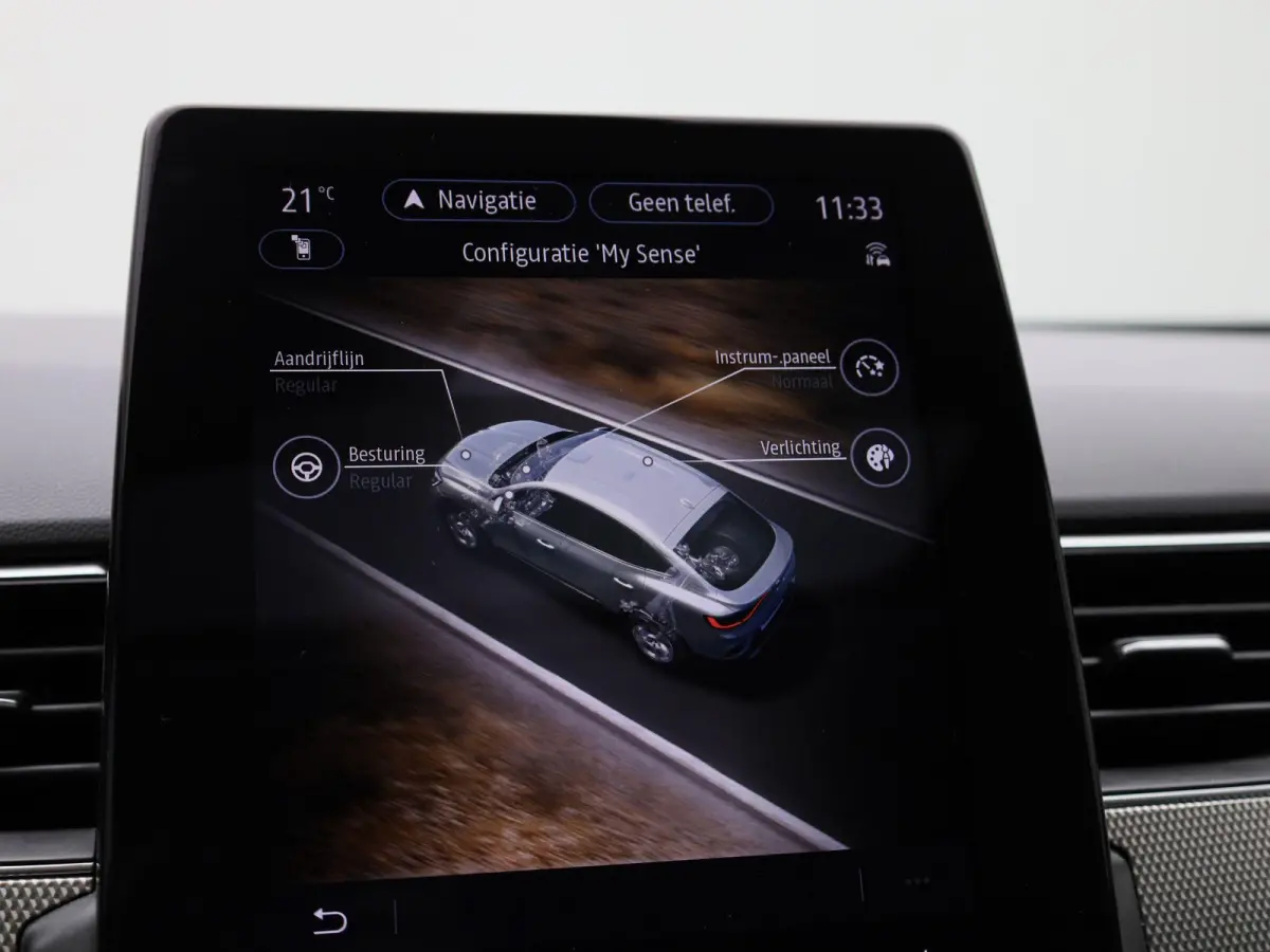 E-TECH Hybrid Techno | Automaat | Apple Carplay / Android Auto | Panoramadak | Achteruitrijcamera | Parkeersensoren |