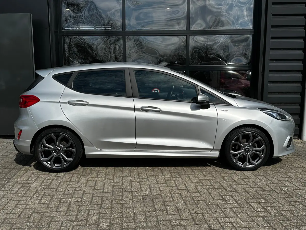 1.0 ST-Line | STUUR, STOEL EN VOORRUITVERWARMING| NAVIGATIE + APPLE CARPLAY/ANDROID AUTO| KEYLESS START| PARKEERSENSOREN| DAB| LED ACHTERLICHTEN|