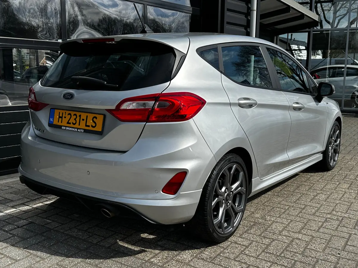 1.0 ST-Line | STUUR, STOEL EN VOORRUITVERWARMING| NAVIGATIE + APPLE CARPLAY/ANDROID AUTO| KEYLESS START| PARKEERSENSOREN| DAB| LED ACHTERLICHTEN|