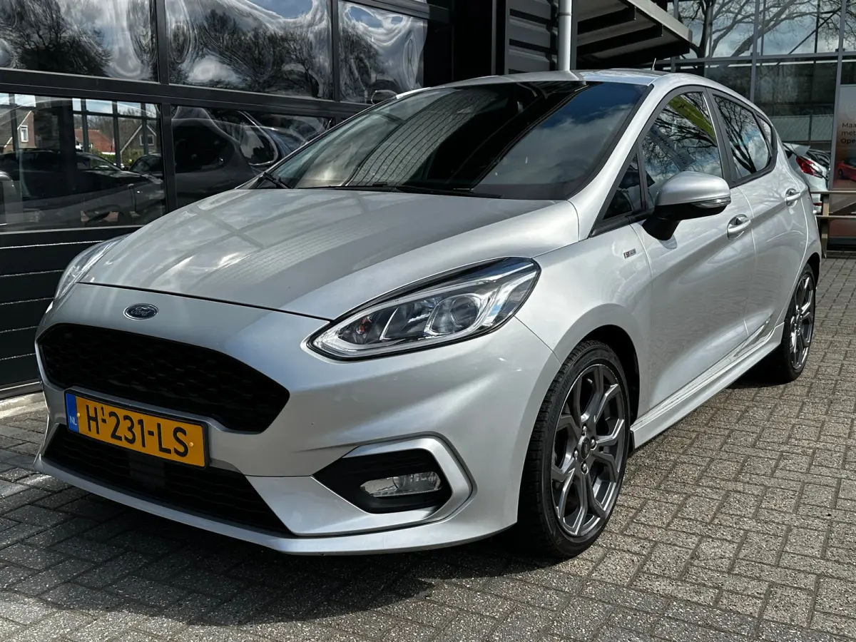 1.0 ST-Line | STUUR, STOEL EN VOORRUITVERWARMING| NAVIGATIE + APPLE CARPLAY/ANDROID AUTO| KEYLESS START| PARKEERSENSOREN| DAB| LED ACHTERLICHTEN|