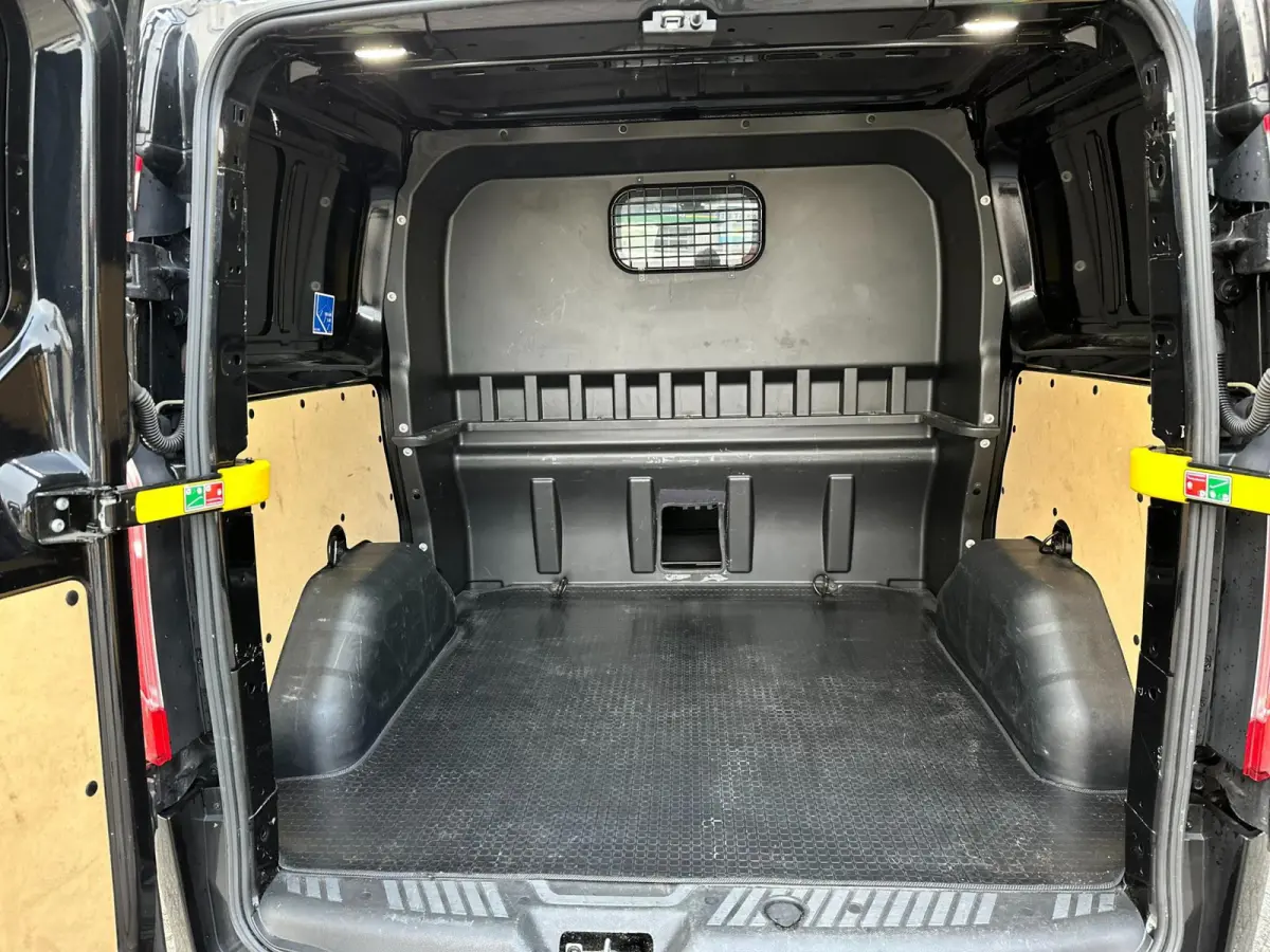 300 2.0 TDCI L1H1 Limited DC