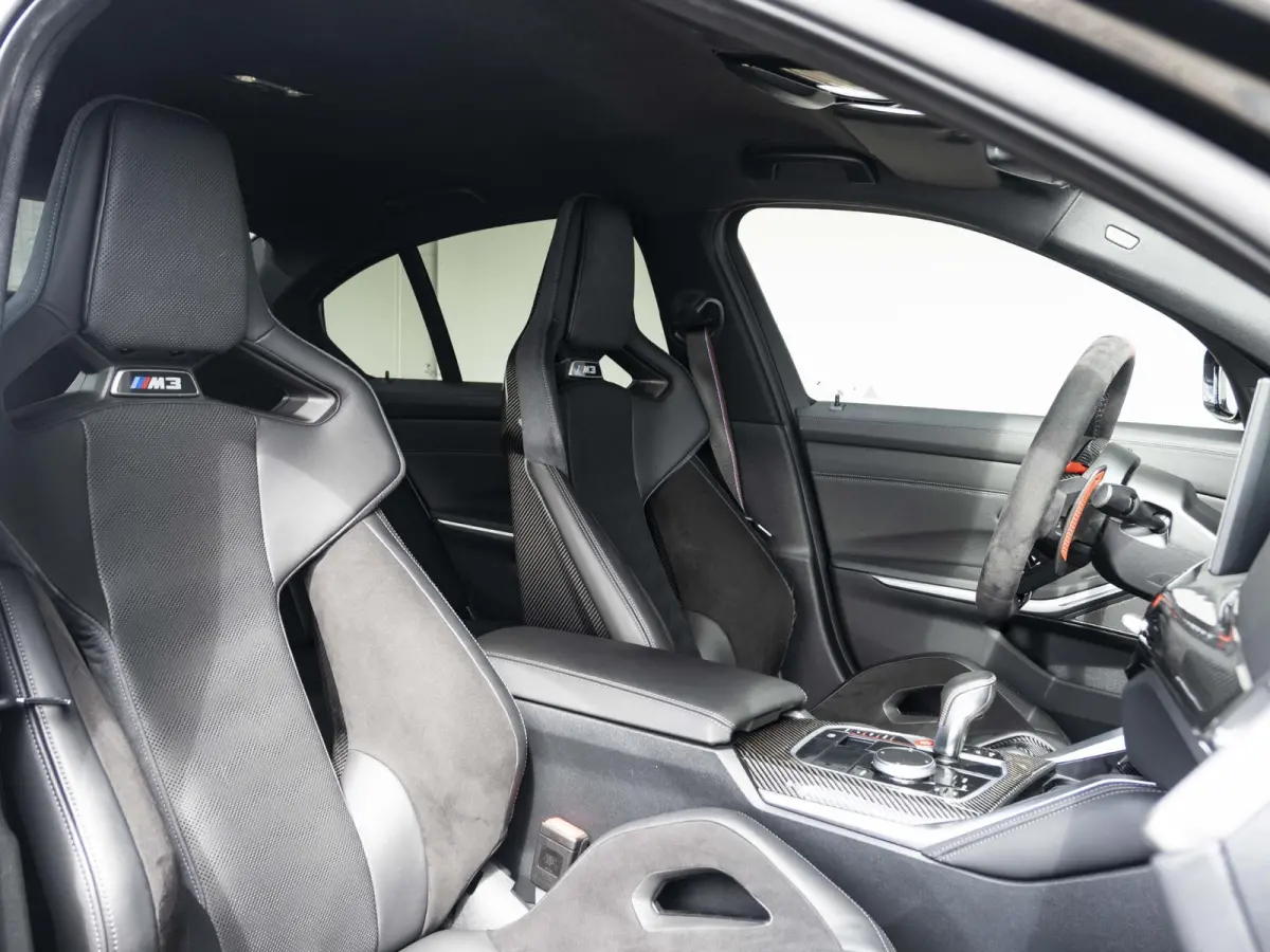 M3 | M Drivers Package | M Race Track Pack | CS Velgen | Harman Kardon | M Carbon kuipstoelen | Comfort Access | M Carbon-keramische remmen