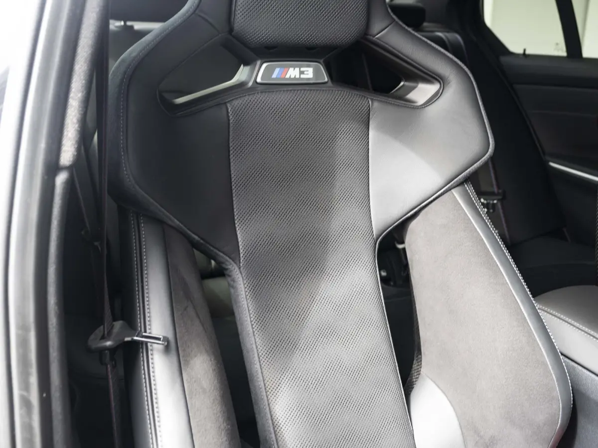 M3 | M Drivers Package | M Race Track Pack | CS Velgen | Harman Kardon | M Carbon kuipstoelen | Comfort Access | M Carbon-keramische remmen