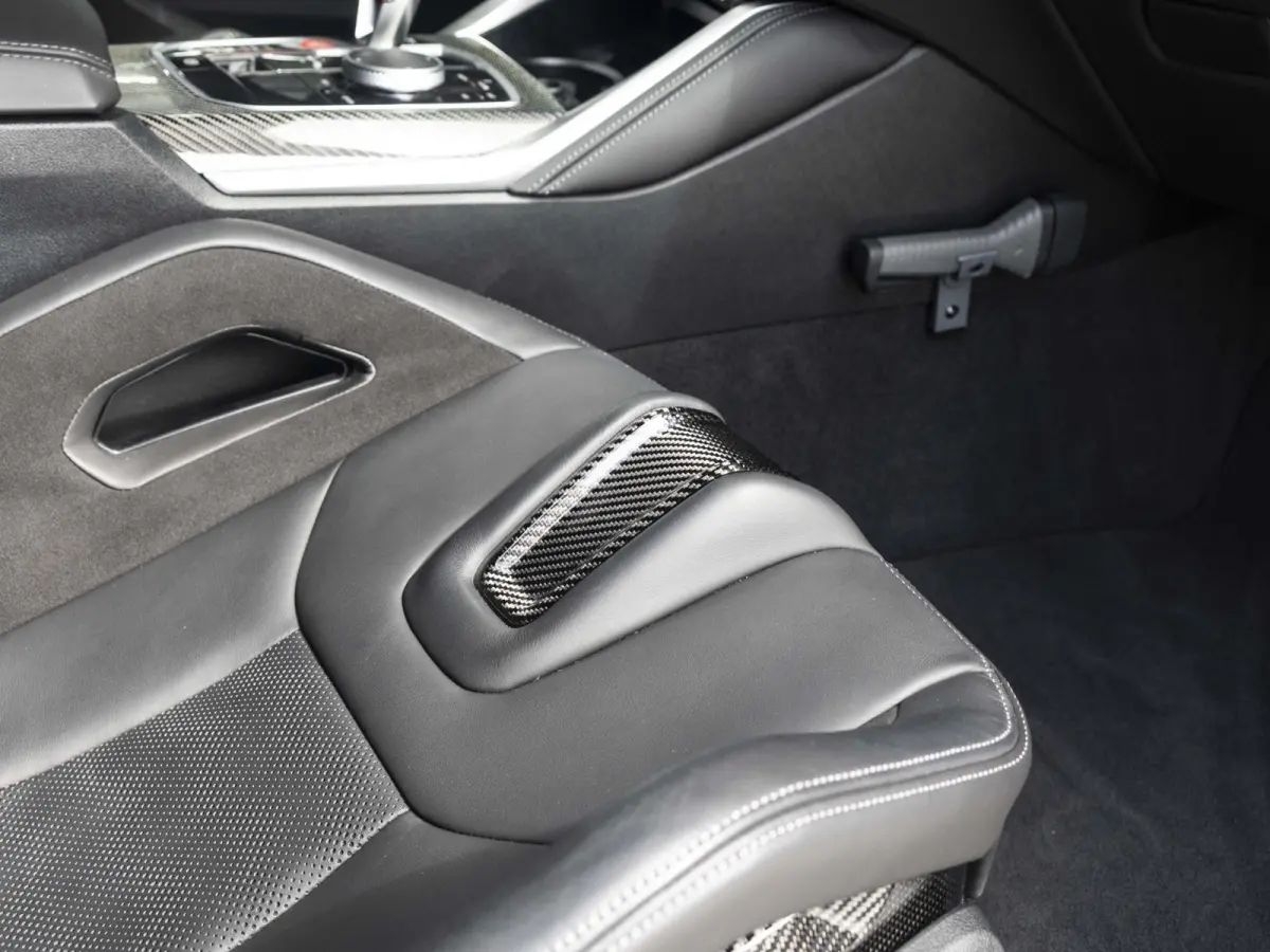 M3 | M Drivers Package | M Race Track Pack | CS Velgen | Harman Kardon | M Carbon kuipstoelen | Comfort Access | M Carbon-keramische remmen
