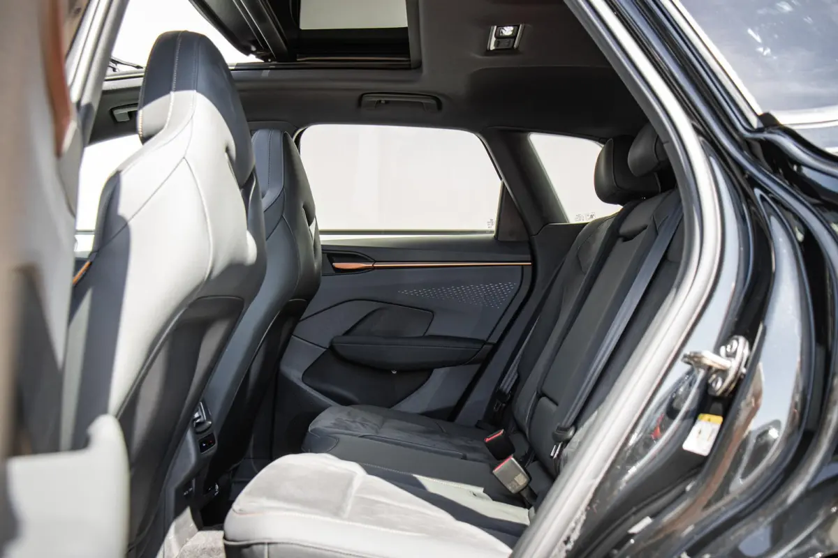 1.5 TSI 272pk e-Hybrid VZ Performance | SoH 100% | Panoramadak | Sennheiser Audio | Trekhaak Uitklapbaar