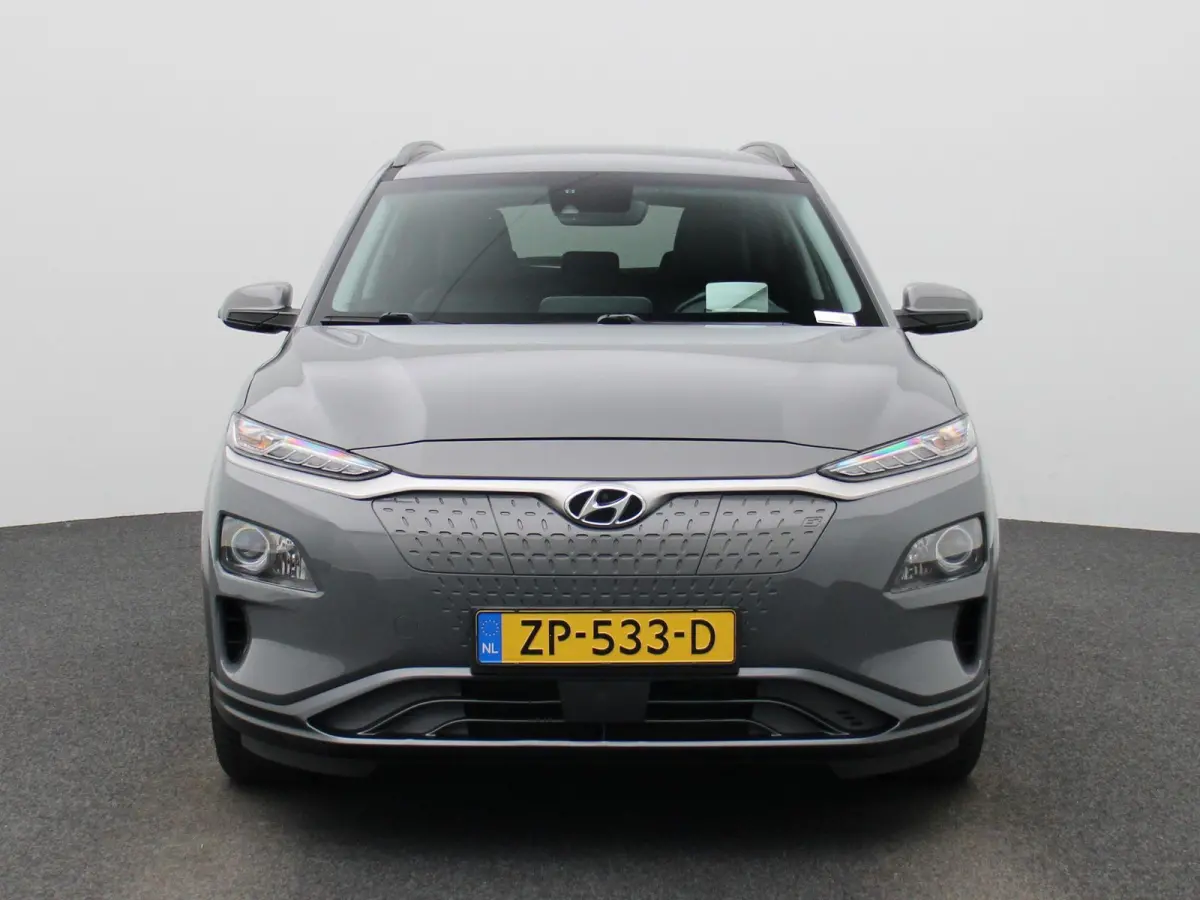 EV Fashion 64 kWh | SOH 98,2% | APPLE CARPLAY | ANDROID AUTO | STOELVERWARMING | HEAD-UP DISPLAY | HALF-LEDER | ACHTERUITRIJCAMERA | PARKEERSENSOREN | NAVIGATIE | DAB RADIO | RIJSTROOKHULP |