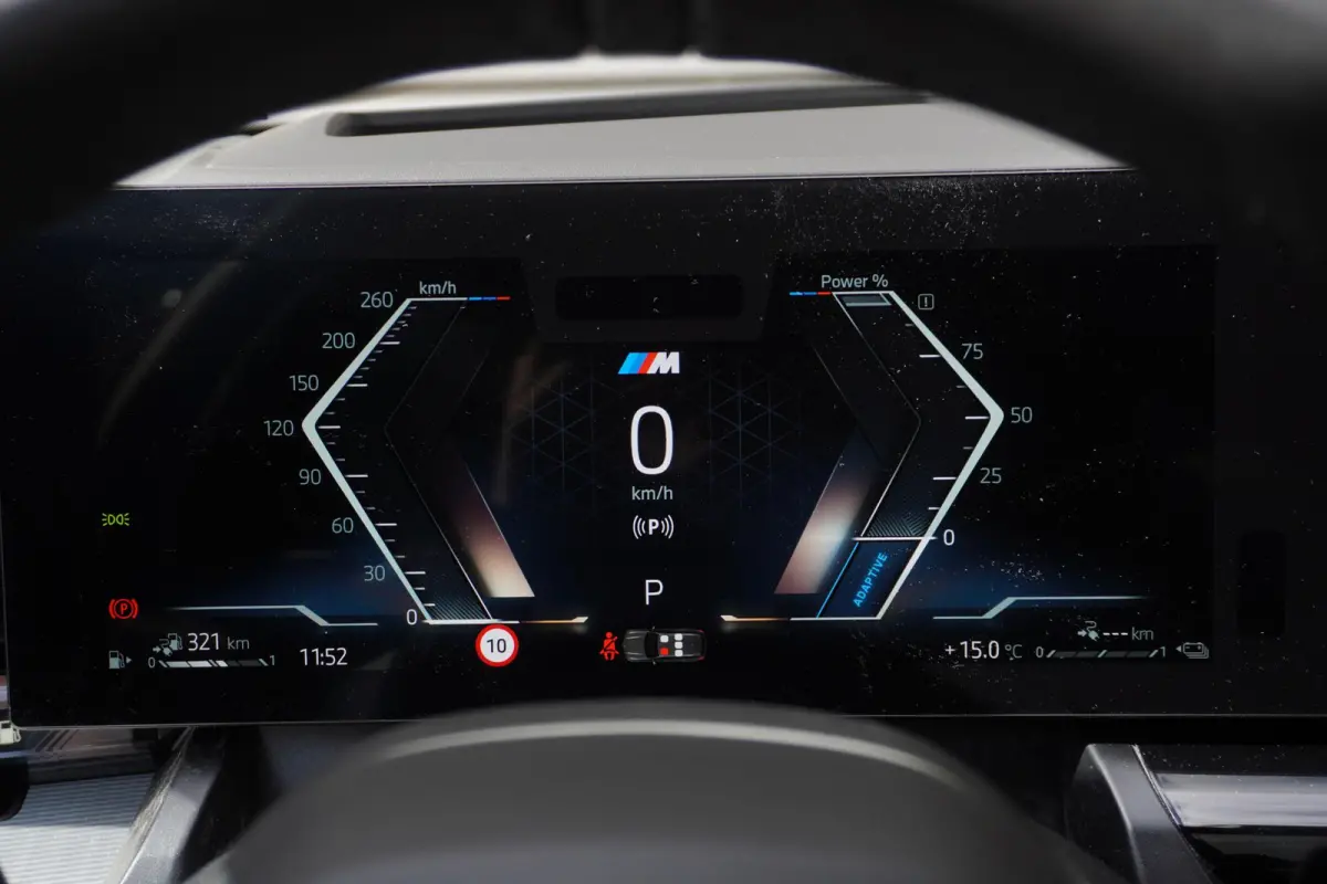 550e xDrive Adaptief M Onderstel Professional | Bowers & Wilkins Surround Sound System | BMW Individual Leder Merino |  Driving Assistant Professional | Parking Assistant Professional