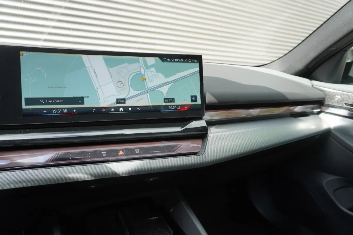 550e xDrive Adaptief M Onderstel Professional | Bowers & Wilkins Surround Sound System | BMW Individual Leder Merino |  Driving Assistant Professional | Parking Assistant Professional