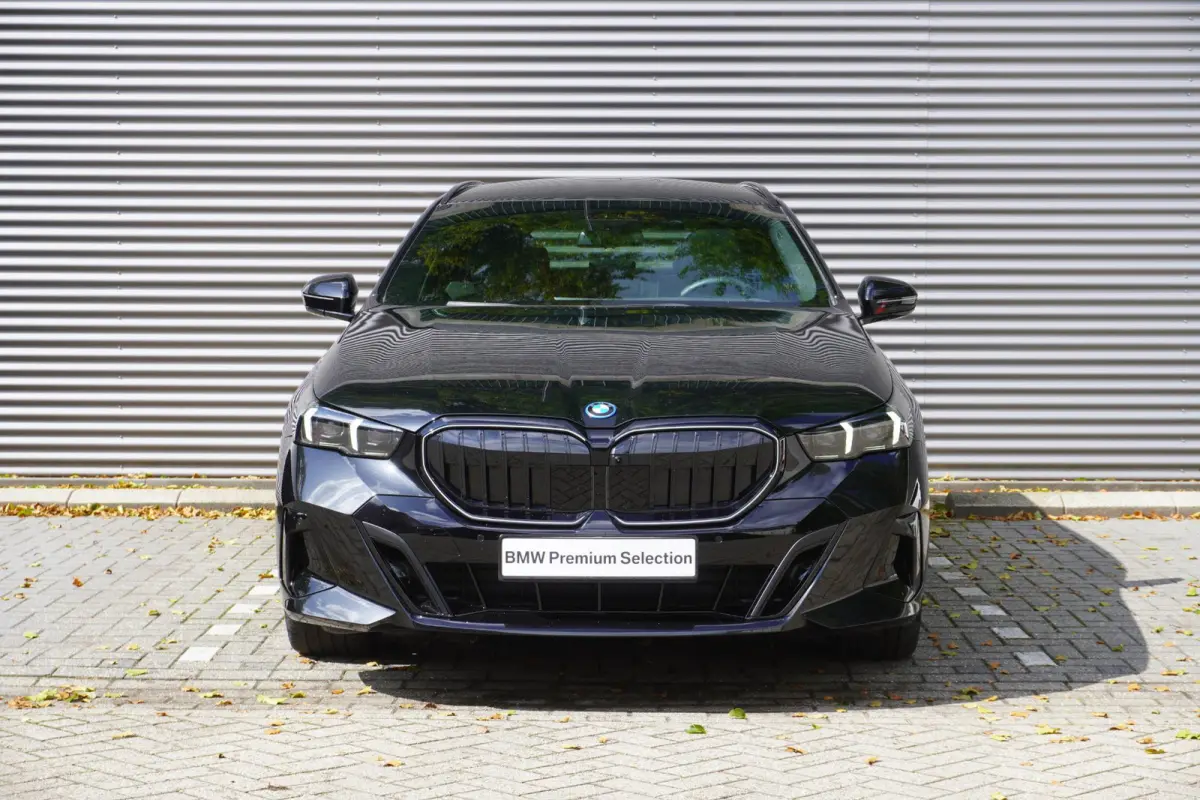 550e xDrive Adaptief M Onderstel Professional | Bowers & Wilkins Surround Sound System | BMW Individual Leder Merino |  Driving Assistant Professional | Parking Assistant Professional