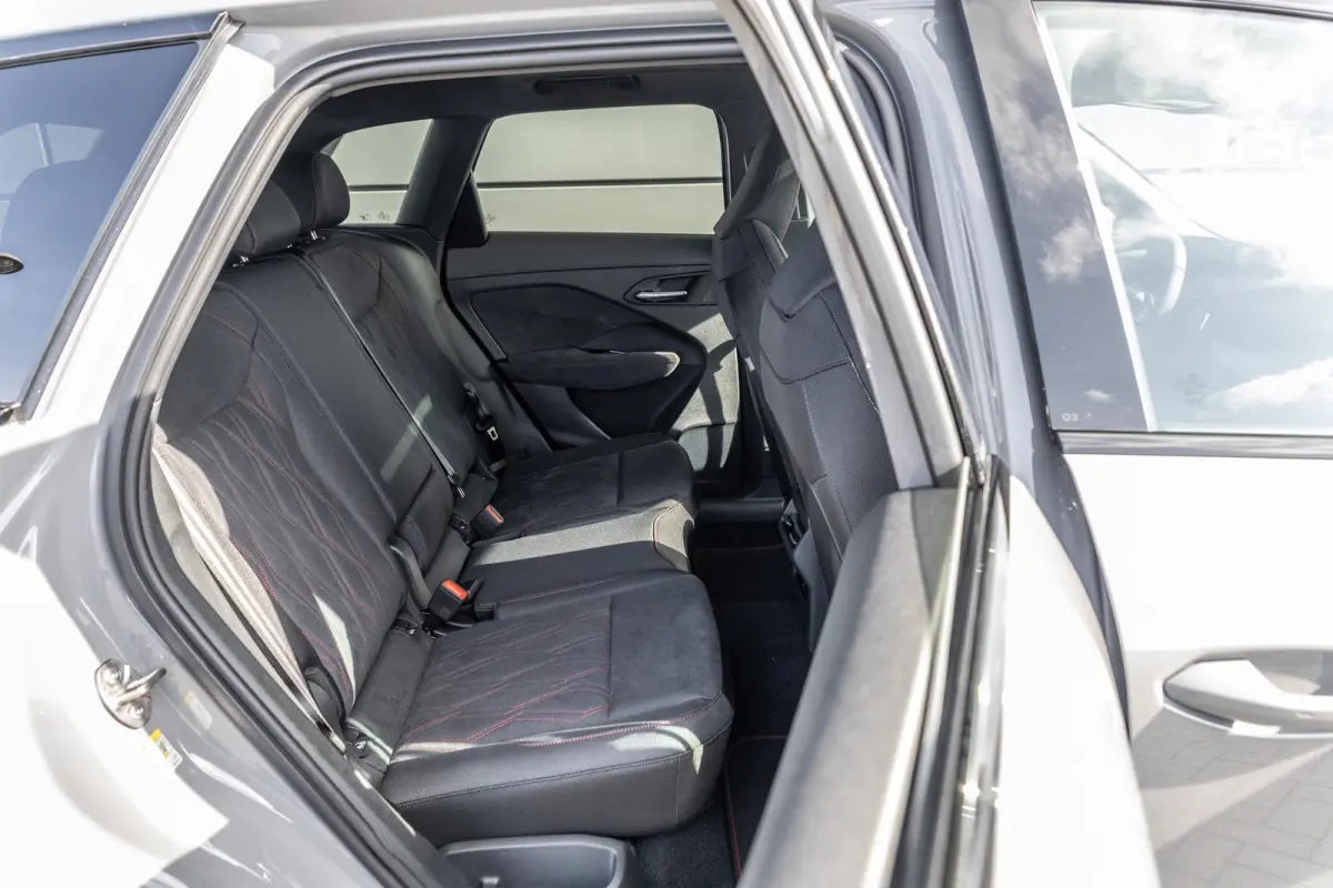 1.5 e-Hybrid 272pk S Edition | Navigatie Pakket