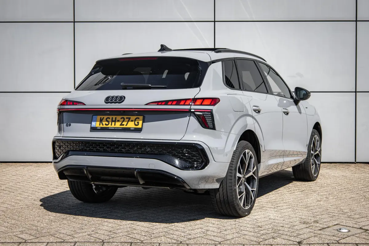 1.5 e-Hybrid 272pk S Edition | Navigatie Pakket
