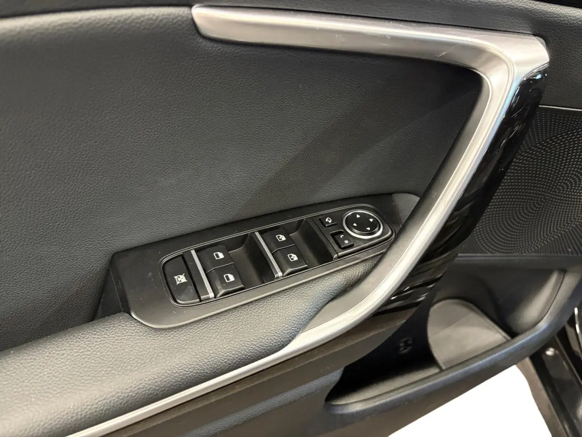 1.0 T-GDi DynamicPlusLine | Stoel/Stuurverwarming | Half Leder | Keyless Entry | Navigatie | Apple/Android Carplay |