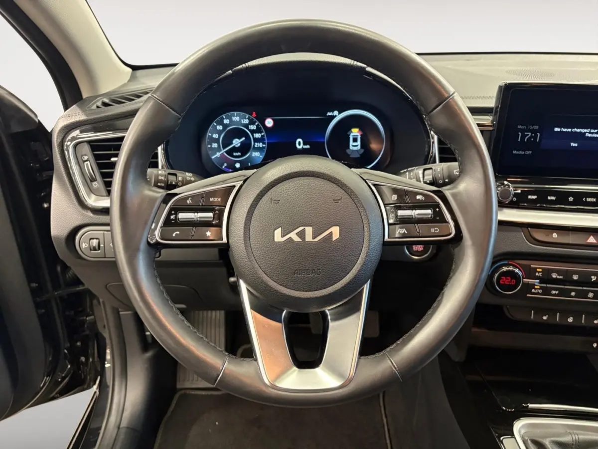 1.0 T-GDi DynamicPlusLine | Stoel/Stuurverwarming | Half Leder | Keyless Entry | Navigatie | Apple/Android Carplay |