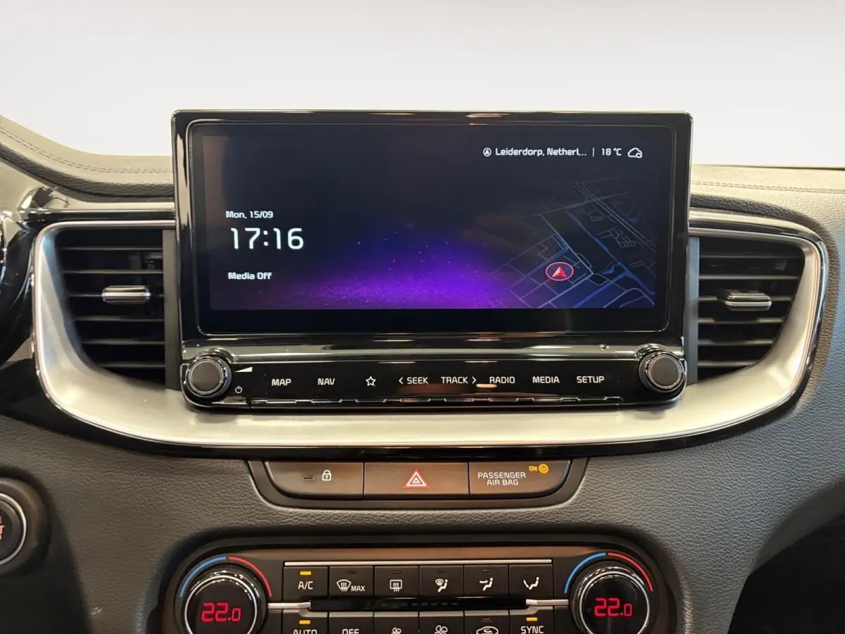 1.0 T-GDi DynamicPlusLine | Stoel/Stuurverwarming | Half Leder | Keyless Entry | Navigatie | Apple/Android Carplay |