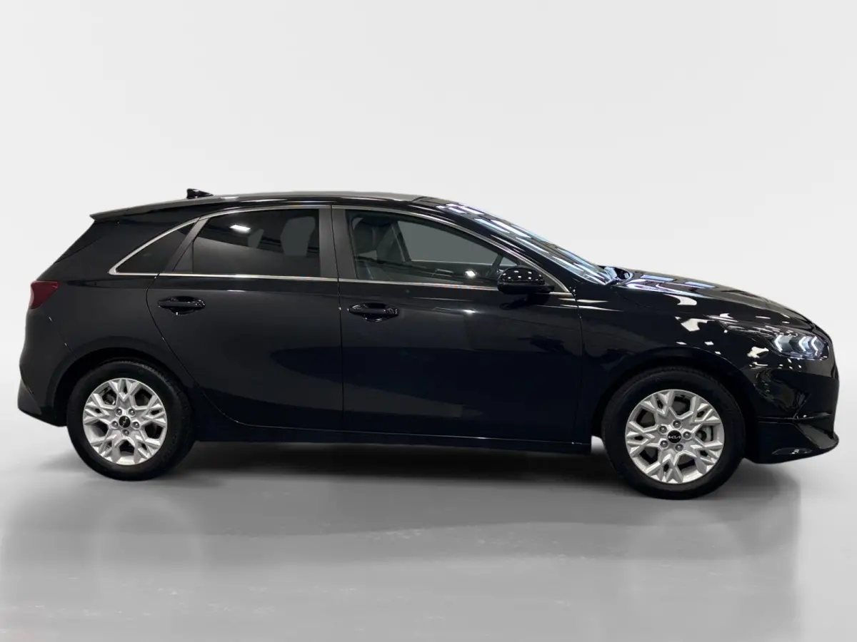 1.0 T-GDi DynamicPlusLine | Stoel/Stuurverwarming | Half Leder | Keyless Entry | Navigatie | Apple/Android Carplay |