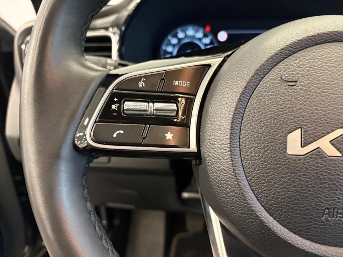 1.0 T-GDi DynamicPlusLine | Stoel/Stuurverwarming | Half Leder | Keyless Entry | Navigatie | Apple/Android Carplay |