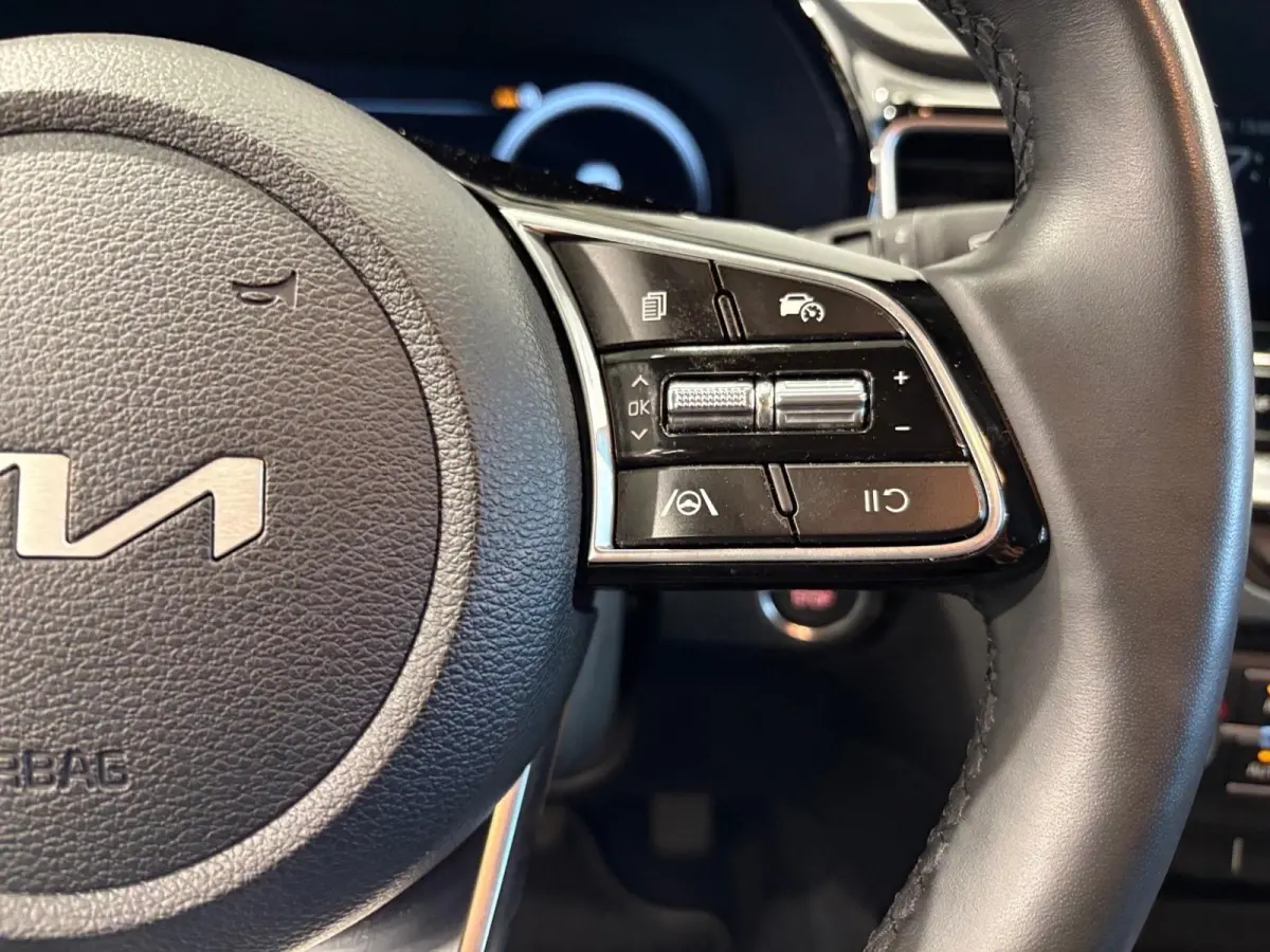 1.0 T-GDi DynamicPlusLine | Stoel/Stuurverwarming | Half Leder | Keyless Entry | Navigatie | Apple/Android Carplay |