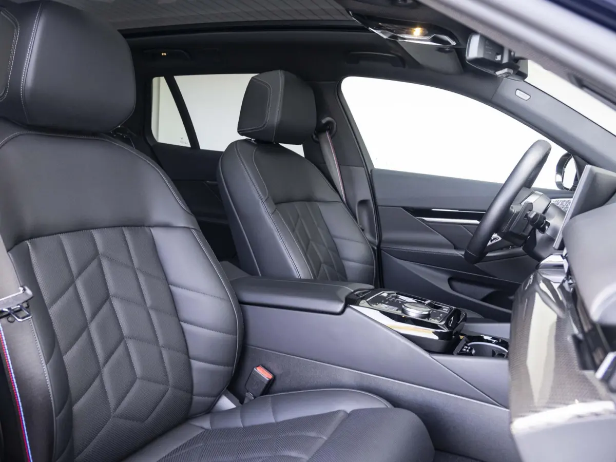 530e | M Sportpakket Pro | Comfort Pack | Front PPF | 21 inch | Glazen panoramadak | Stoelventilatie | Driving Assistant Plus | Bowers & Wilkins | Trekhaak