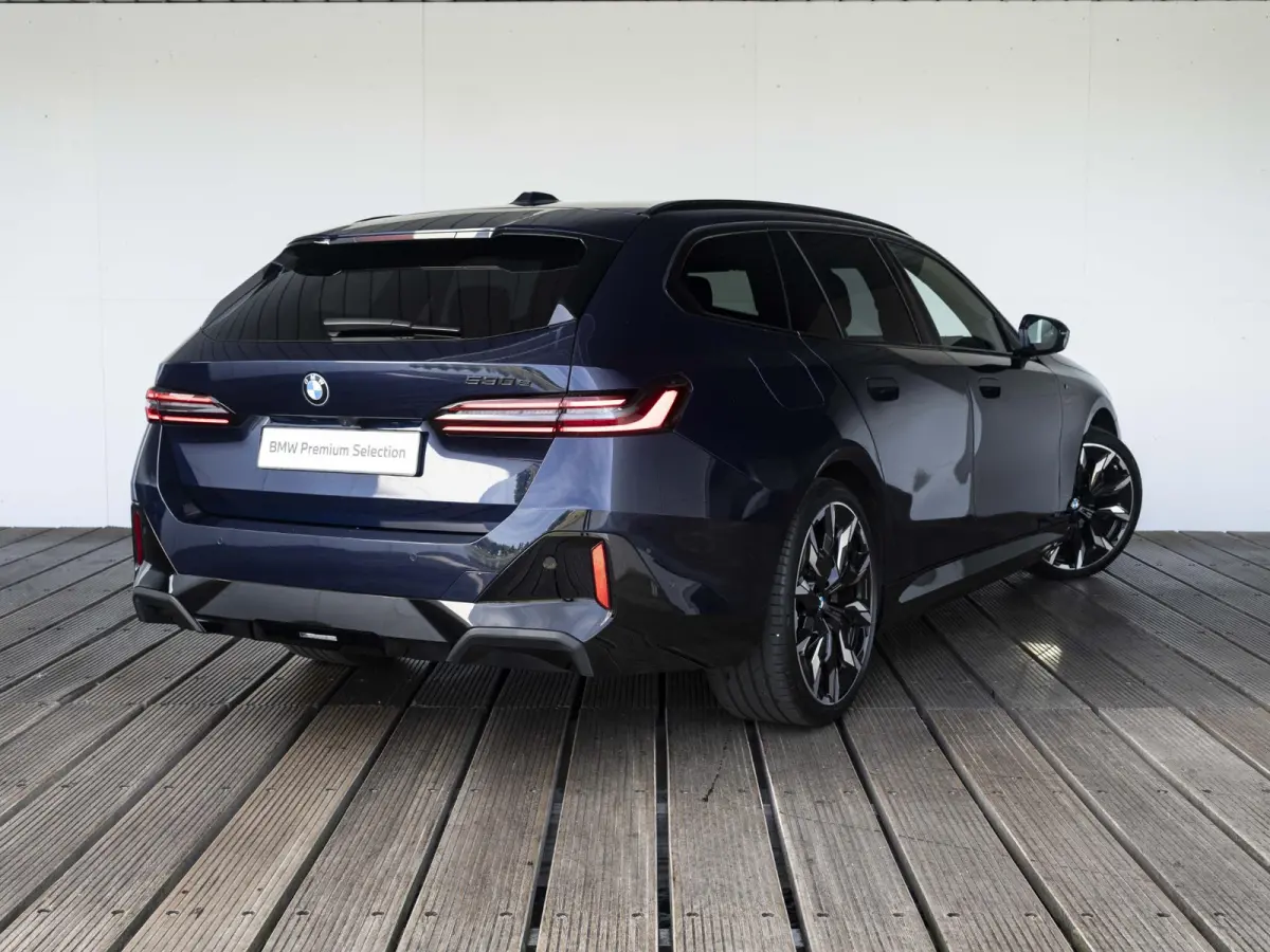 530e | M Sportpakket Pro | Comfort Pack | Front PPF | 21 inch | Glazen panoramadak | Stoelventilatie | Driving Assistant Plus | Bowers & Wilkins | Trekhaak