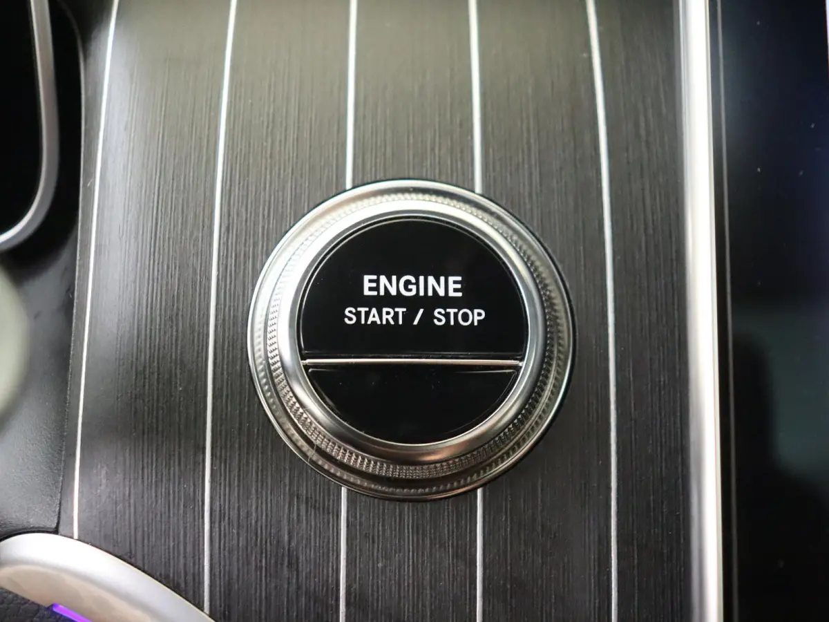 400e 4MATIC Business Solution AMG / Panoramadak/ AIRMATIC/ Achterasbesturing/ Burmester/ 20 inch/ Night/ Head Up/ El. Trekhaak/ Zéér compleet!