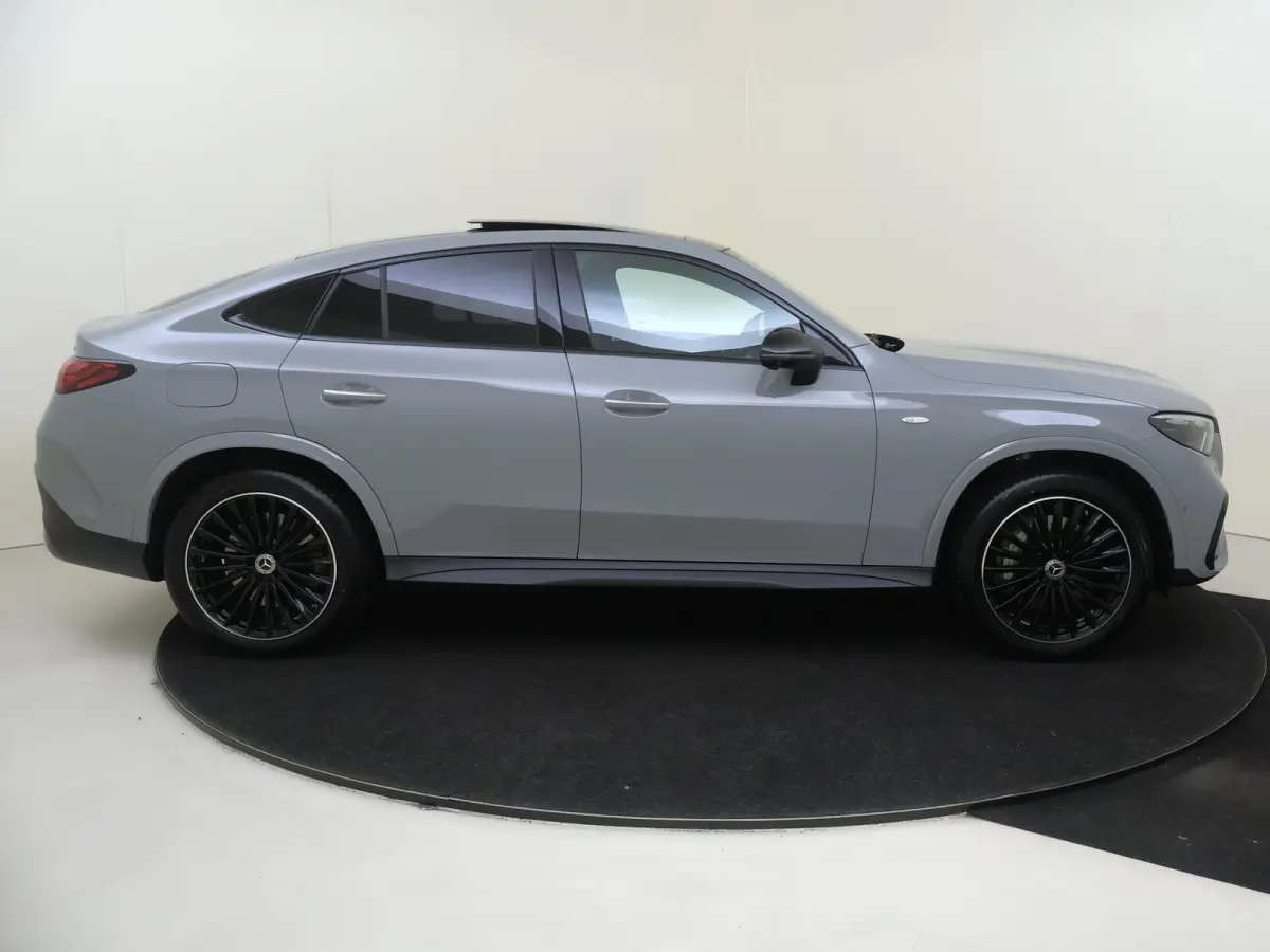 400e 4MATIC Business Solution AMG / Panoramadak/ AIRMATIC/ Achterasbesturing/ Burmester/ 20 inch/ Night/ Head Up/ El. Trekhaak/ Zéér compleet!