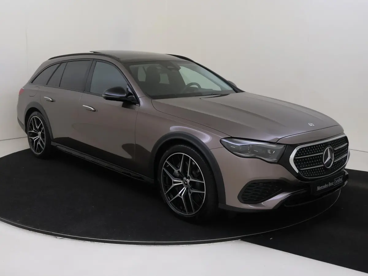 300 de 4MATIC / Panoramadak/ Premium/ AIRMATIC/ Burmester 4D/ El. Trekhaak