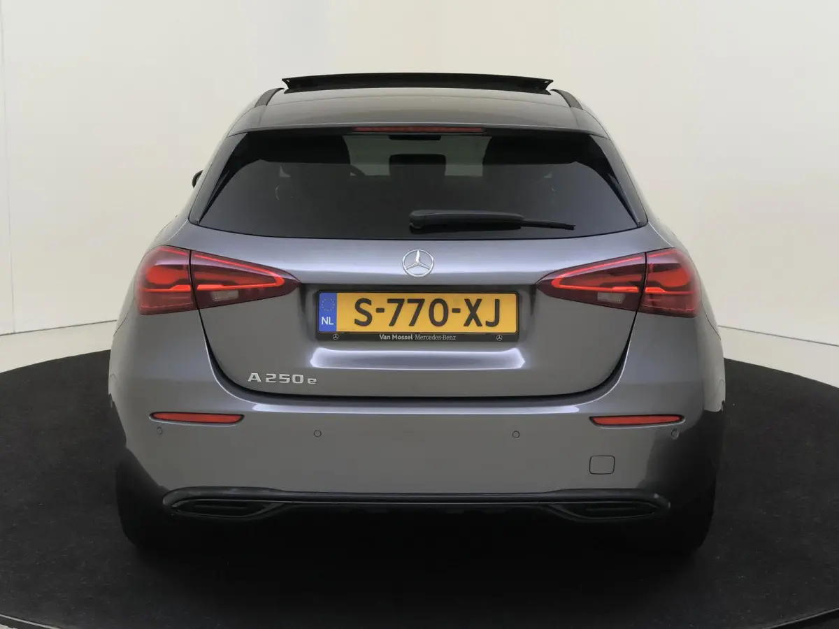 250 e Luxury Line / Panoramadak/ Night/ Sfeerverlichting/ 360 camera