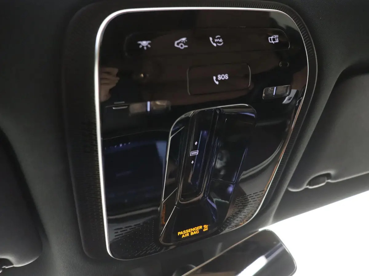 300 e Sport Edition / Memory-Stoelen / Panaroma-dak / Stoelventilatie / Superscreen / Winterpakket /