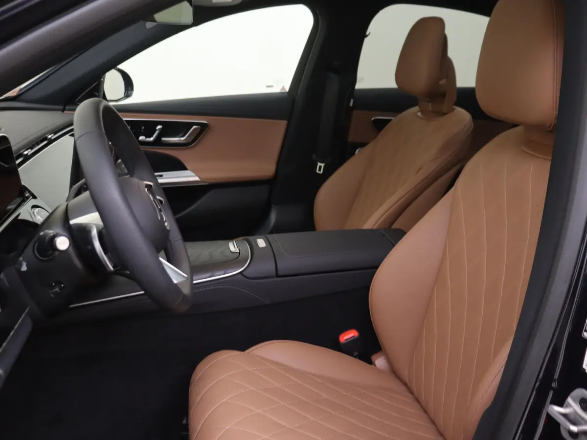 300 e Sport Edition / Memory-Stoelen / Panaroma-dak / Stoelventilatie / Superscreen / Winterpakket /