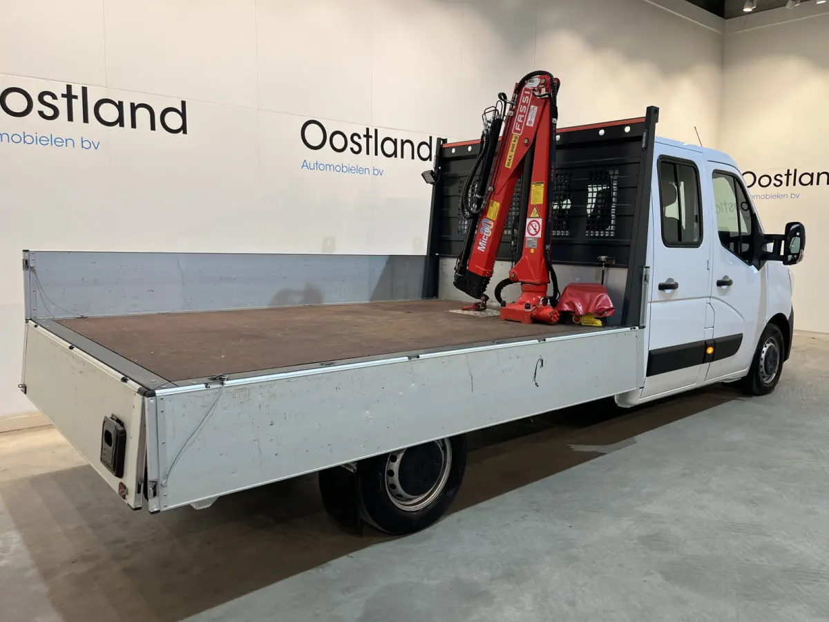 2.3 dCi 145 PK L3 Open Laadbak / Fassi Kraan / Euro 6 / Airco / Trekhaak / Cruise Control / 3-Zits / 20.200 KM !!