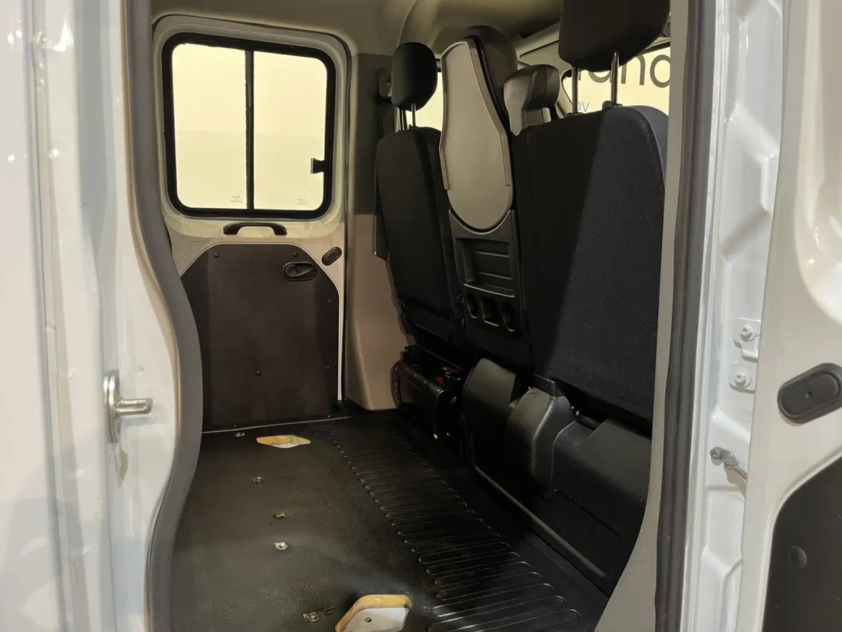2.3 dCi 145 PK L3 Open Laadbak / Fassi Kraan / Euro 6 / Airco / Trekhaak / Cruise Control / 3-Zits / 20.200 KM !!