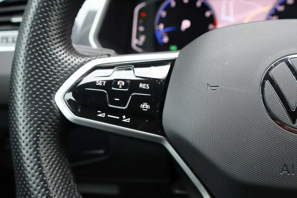 1.5 TSI 150pk DSG R-Line Business+ | Trekhaak Wegklapbaar| Navigatie | Active Info Display