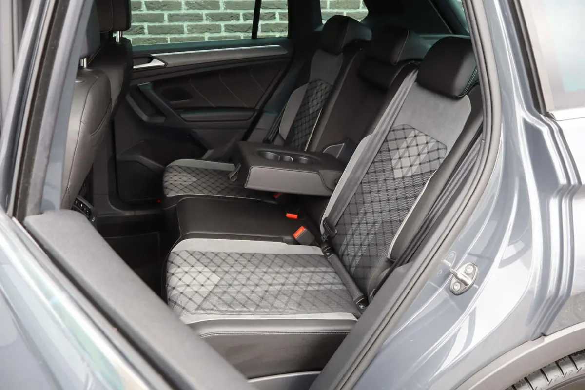 1.5 TSI 150pk DSG R-Line Business+ | Trekhaak Wegklapbaar| Navigatie | Active Info Display
