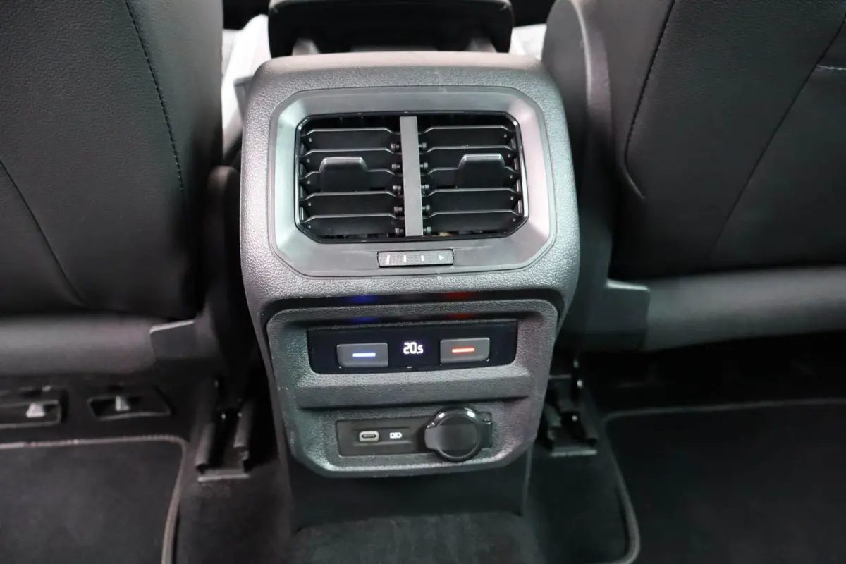 1.5 TSI 150pk DSG R-Line Business+ | Trekhaak Wegklapbaar| Navigatie | Active Info Display