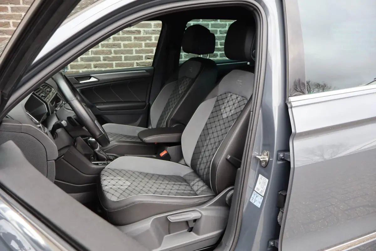 1.5 TSI 150pk DSG R-Line Business+ | Trekhaak Wegklapbaar| Navigatie | Active Info Display